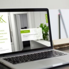 Darstellung der Steuerkanzlei-Esche-Webseite auf einem PC-Bildschirm