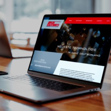 Darstellung der FU-Robots-Startseite auf einem Laptop-Monitor