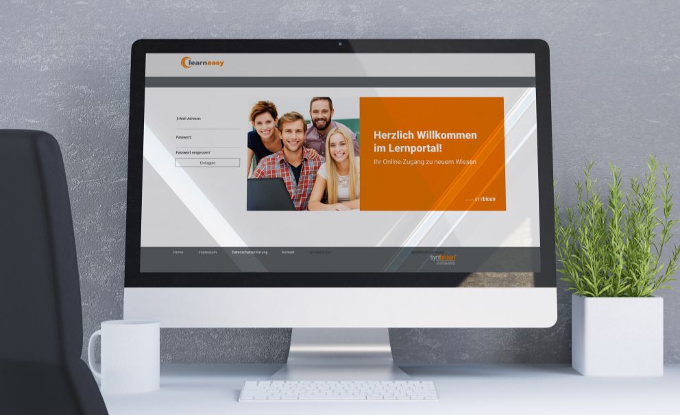 Darstellung des Logins zum learneasy-Lernportal auf einem PC-Bildschirm