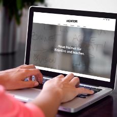 Darstellung der Kontor-Startseite auf einem Laptop-Monitor