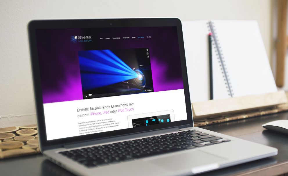 Darstellung der beamerlasershow-Webseite auf einem Laptop-Bildschirm